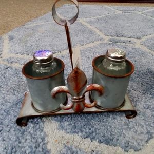 NWT Antiqued salt n pepper set